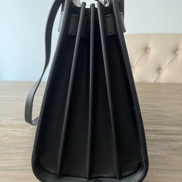 Large reptile skin Saint Laurent Sac de Jour in black. 100% authentic. - Picture 7 of 7